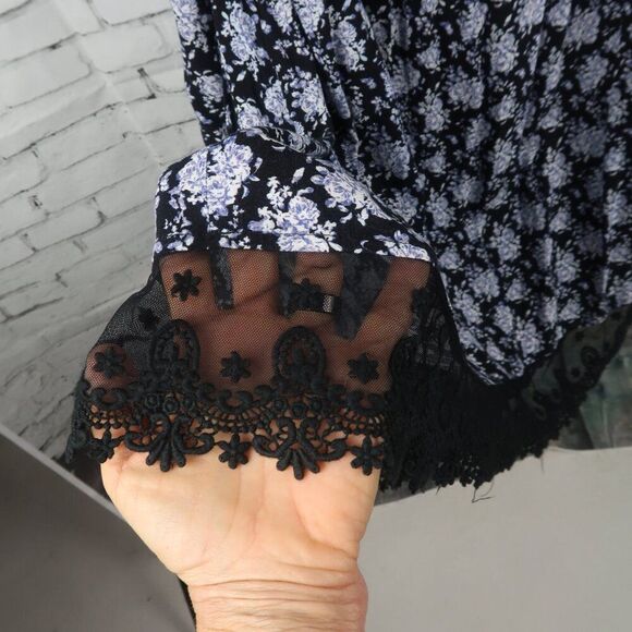 FOREVER 21 PLUS BLACK FLORAL SUMMER MID DRESS WITH LACE HEM DETAIL SIZE 1X - Picture 8 of 9